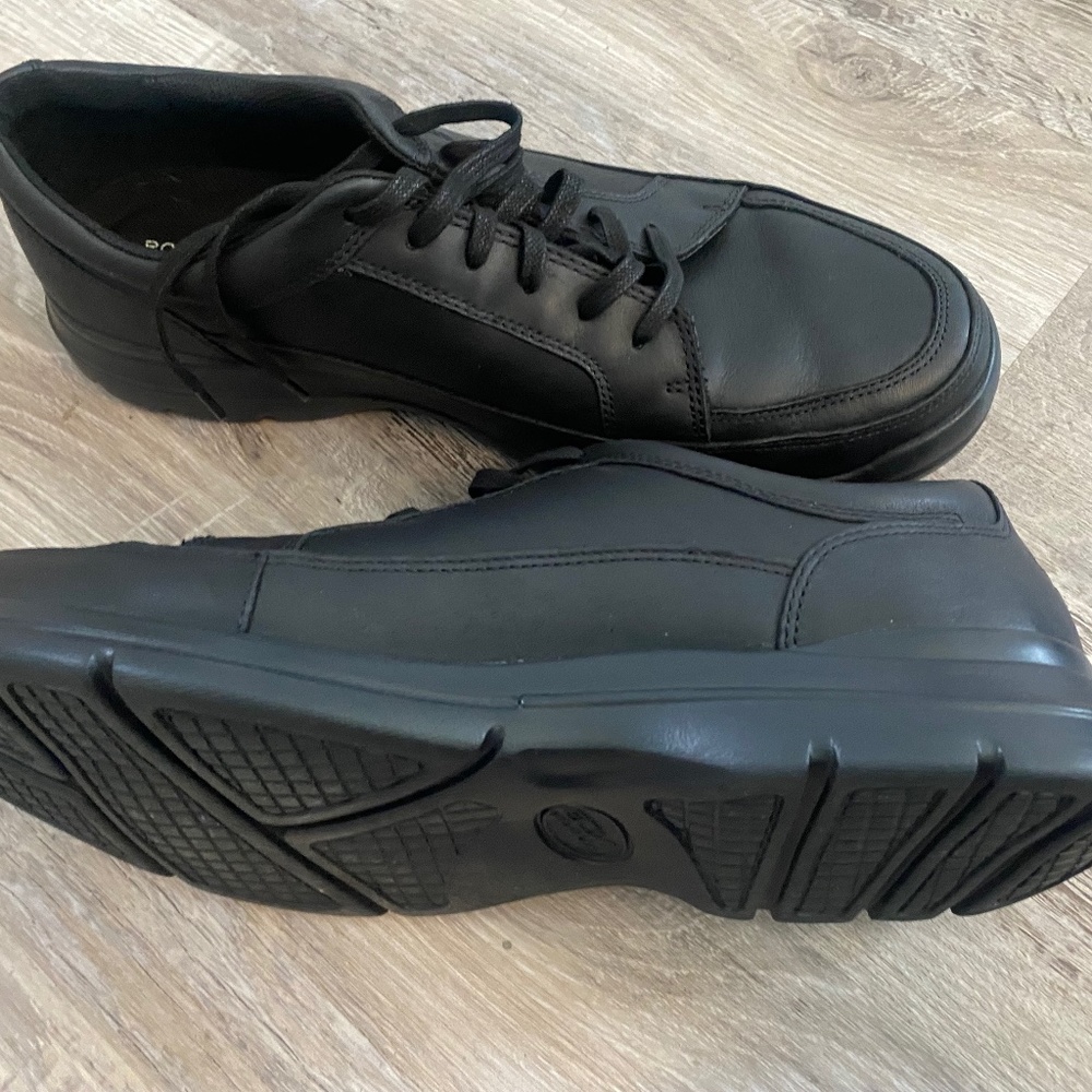 Size 13 M black Rockport dress shoes